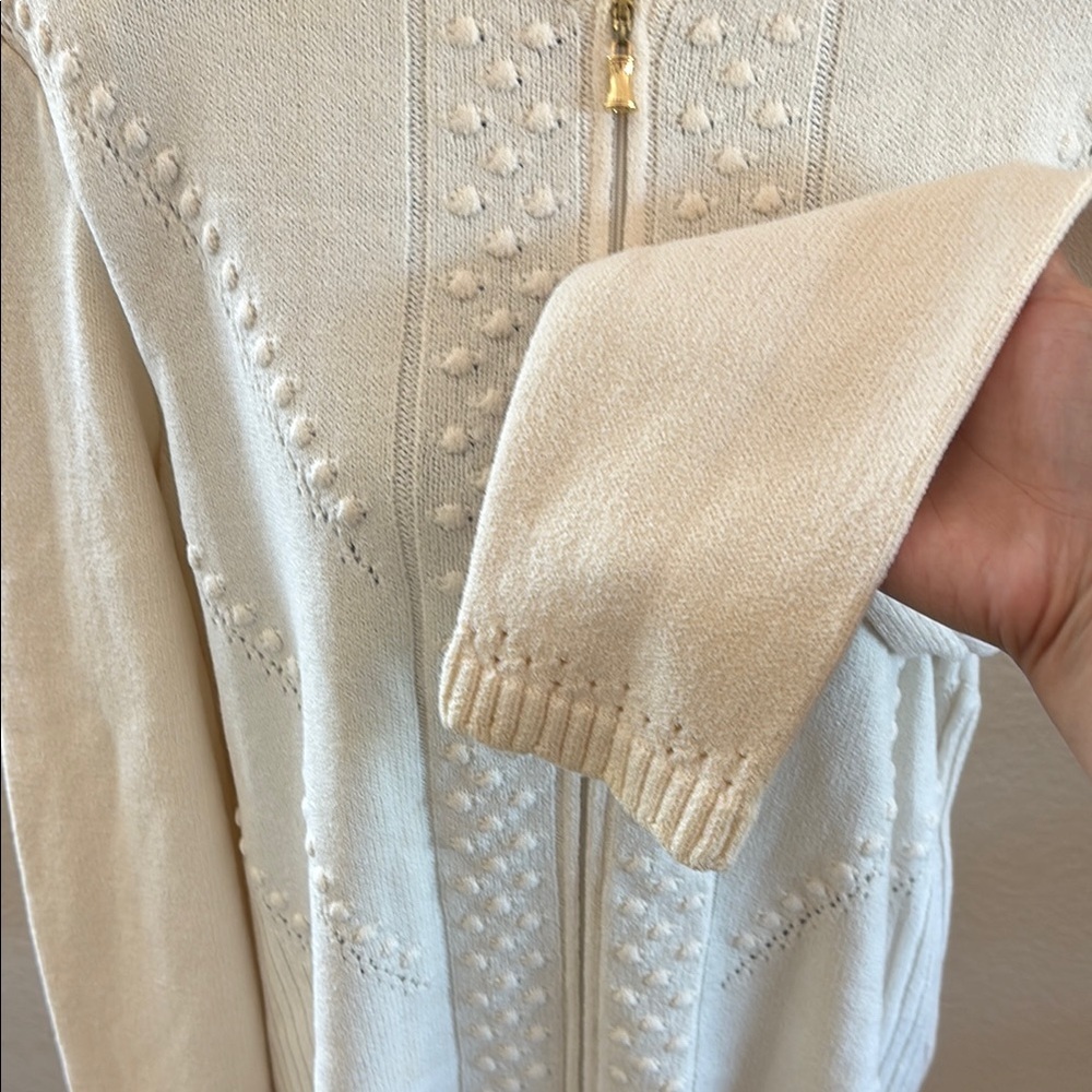 St. John Cream Zipper Wool Cardigan with Cable Knit Design - Picture 5 of 13